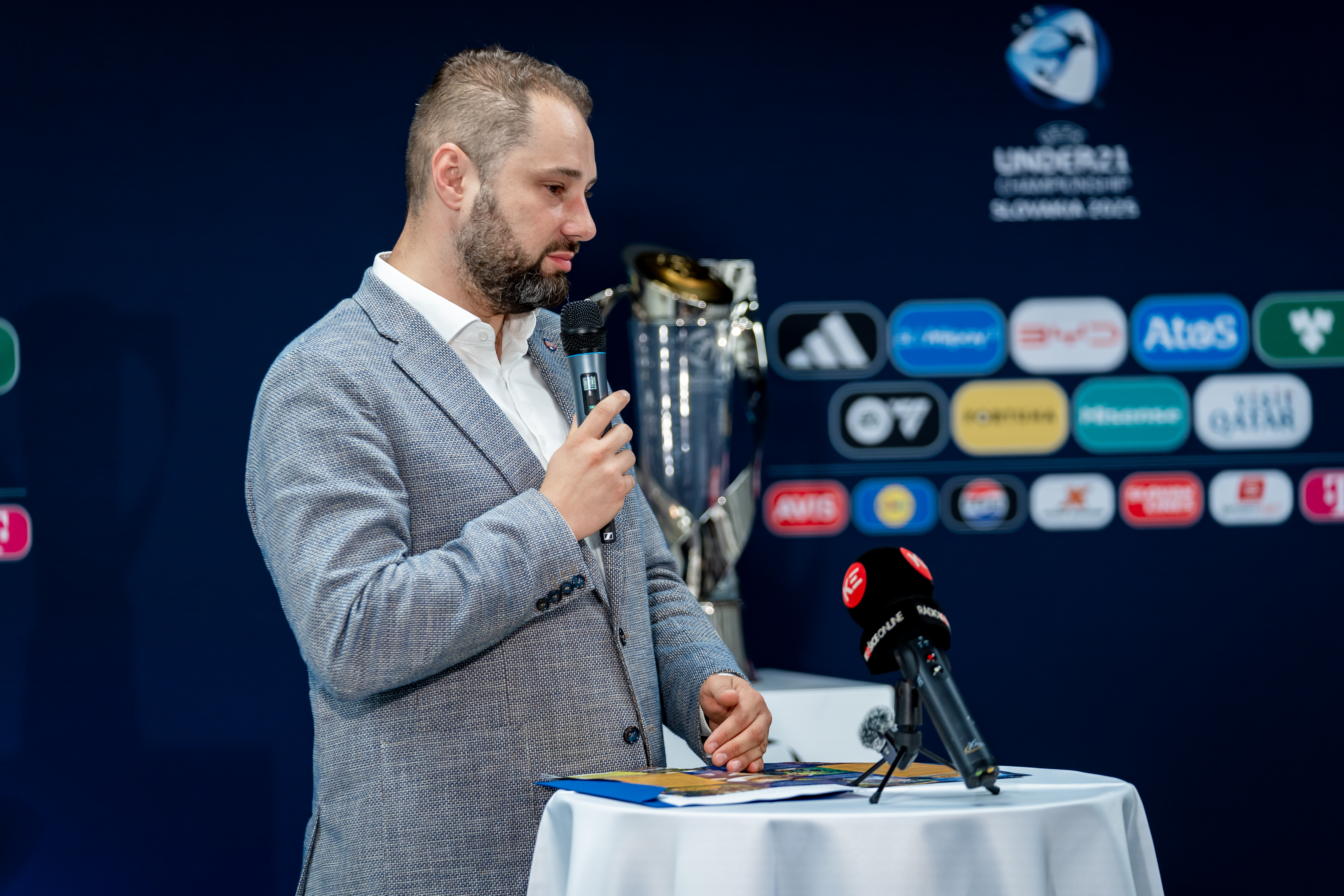 Tlacovy brifing - o pripravach sampionatu UEFA-12